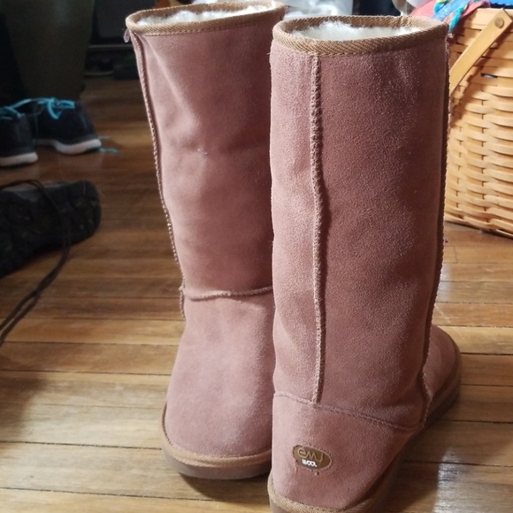 Boot - Picture 2 of 3